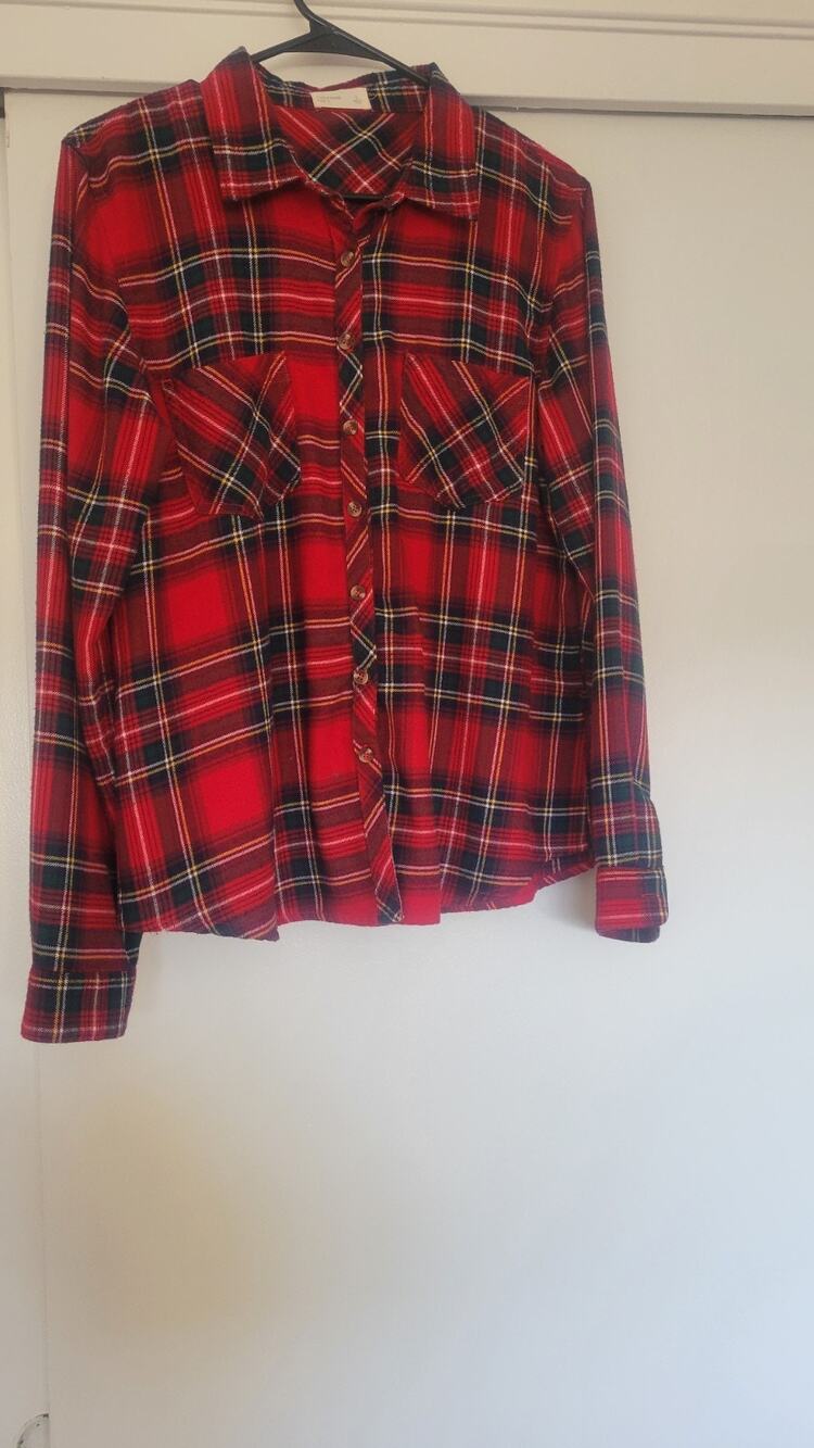 Maurices Red Plaid Button Down Shirt Womens Large Relaxed Fit Flannel Top
